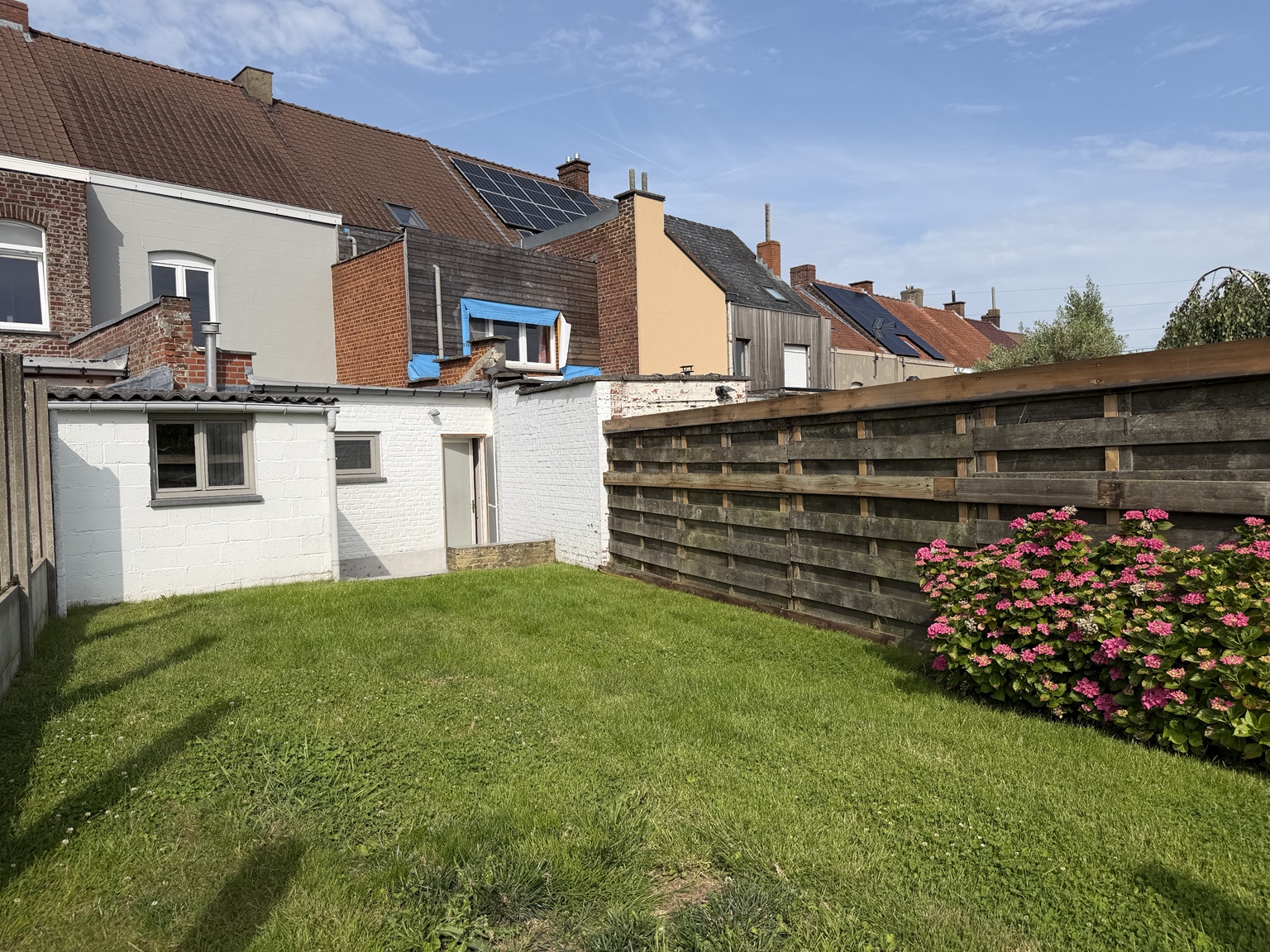 Tuin op het zuidwesten, morgen